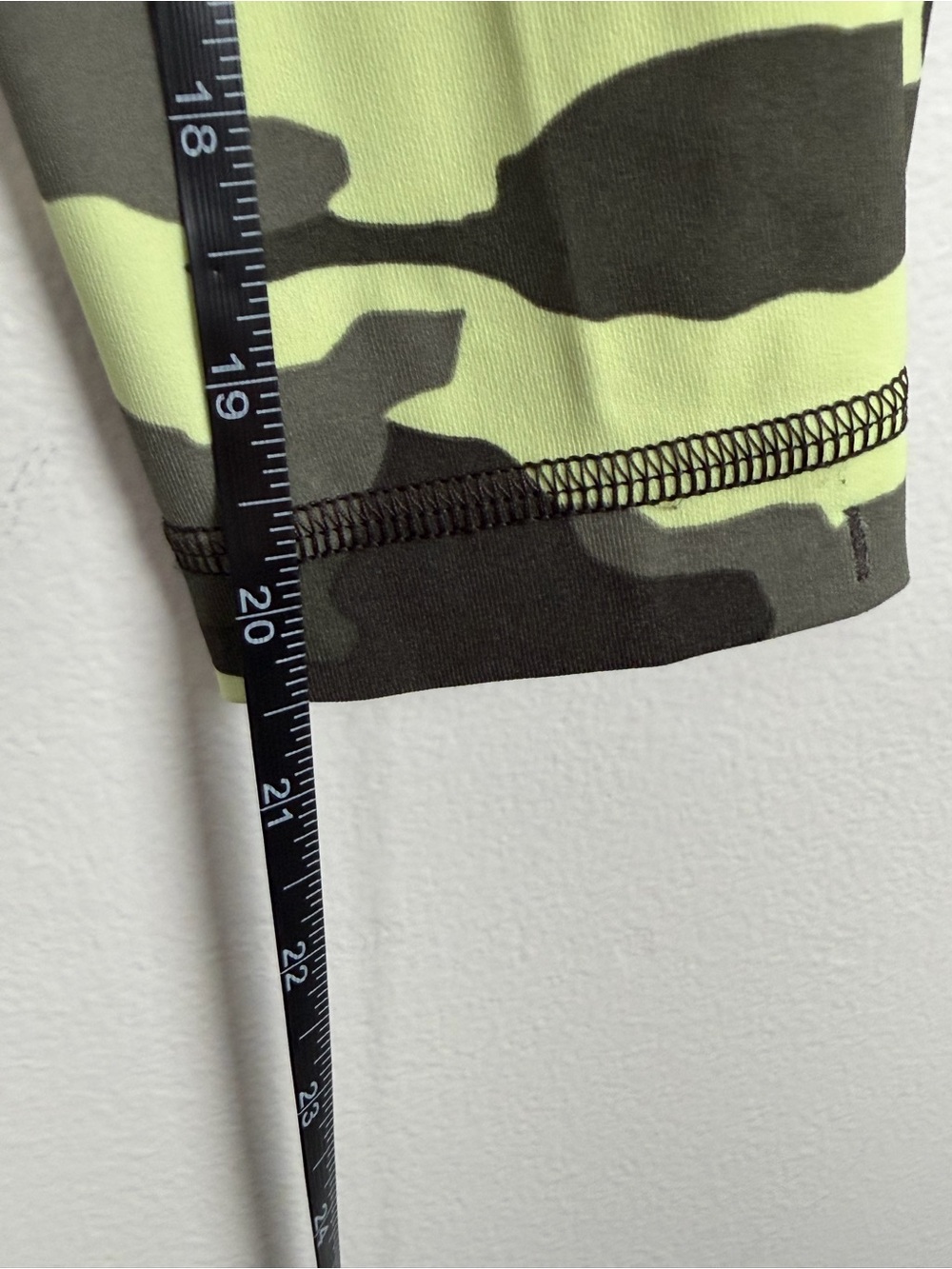 Lululemon Swift Speed High-Rise Crop 21 Camo Leggings Size 14 - Picture 5 of 5